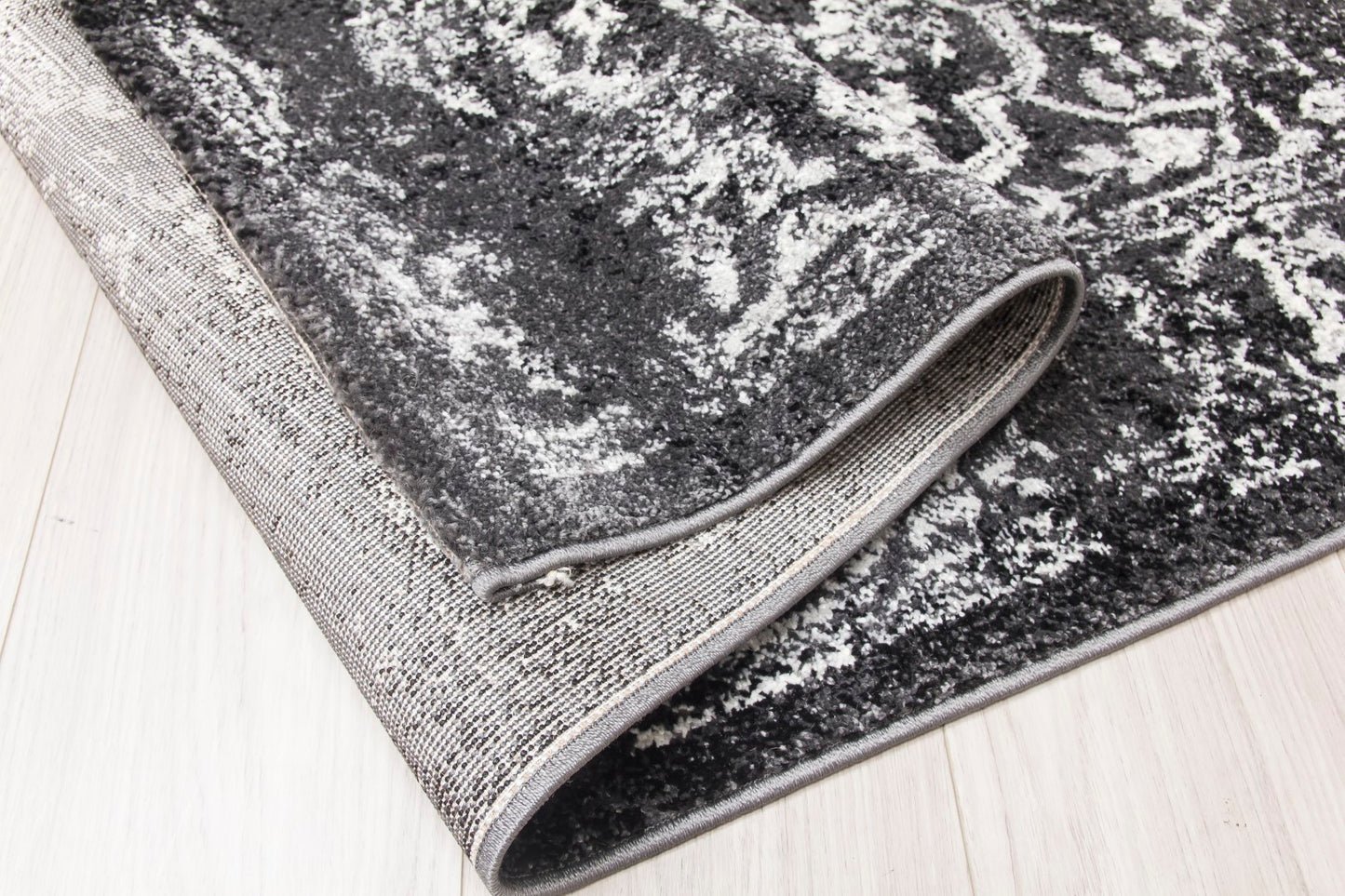 Antika Medallion - Grey
