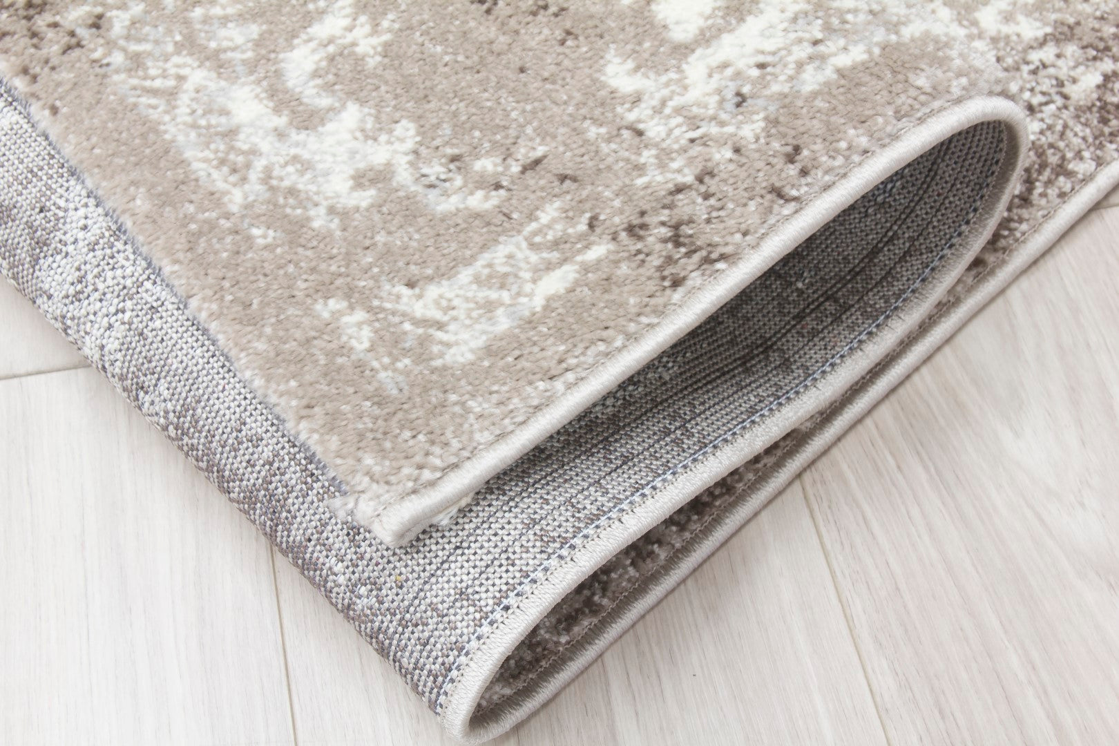 Antika Medallion - Taupe