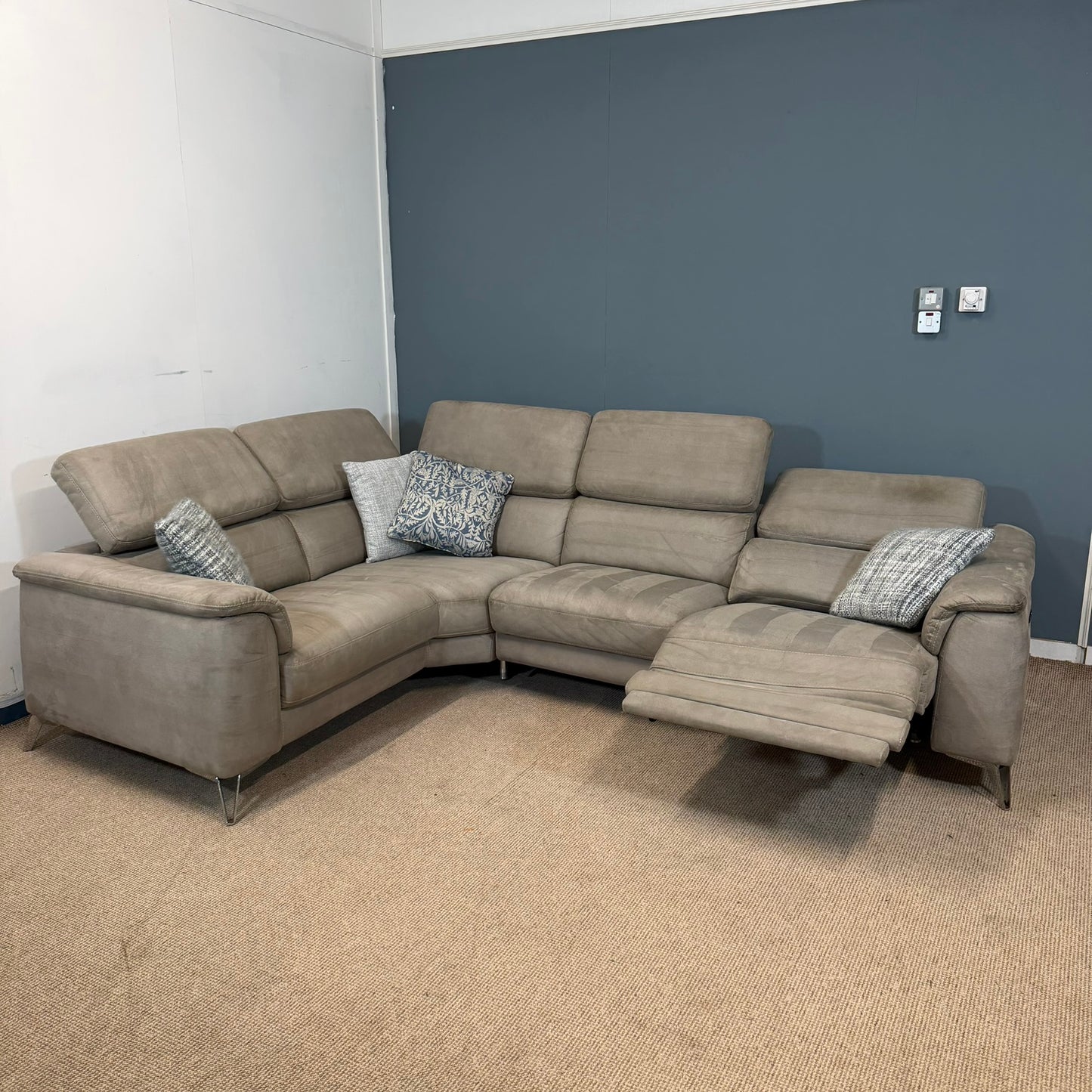 dfs tahiti Taupe Fabric Power Corner Recliner