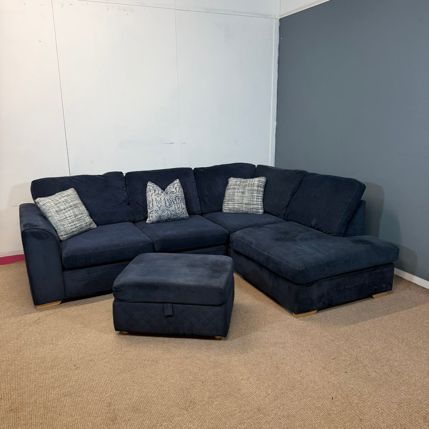 dfs Navy Corner Orka & Footstool